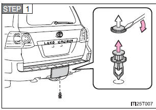 Removing hitch cover