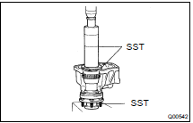 INSTALL FRONT OUTPUT SHAFT AND DRIVE CLUTCH HUB