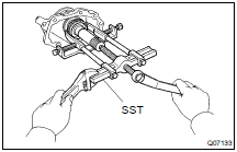 REMOVE DRIVE CLUTCH HUB