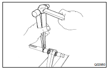 SEPARATE SHIFT FORK NO. 2 SHAFT AND SHIFT FORK NO. 2