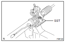 SECURE PS GEAR ASSEMBLY IN VISE