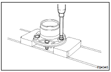 INSTALL HUB BOLT