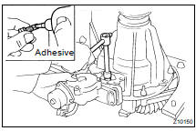 (e) Coat the threads of the set bolt with adhesive.
