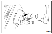 REMOVE EXPANSION VALVE