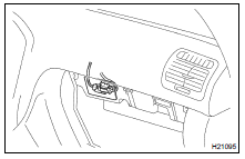 (b) Disconnect the airbag connector.