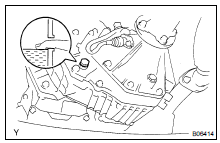 INSPECT TRANSFER AND DIFFERENTIAL OIL LEVEL