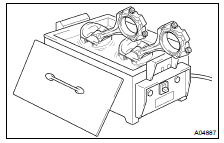 DISCONNECT CONNECTING ROD FROM PISTON