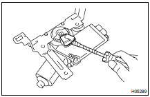 REMOVE DRIVE GEAR