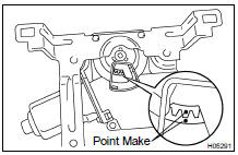 (d) Turn the drive gear to align the point marks as shown in